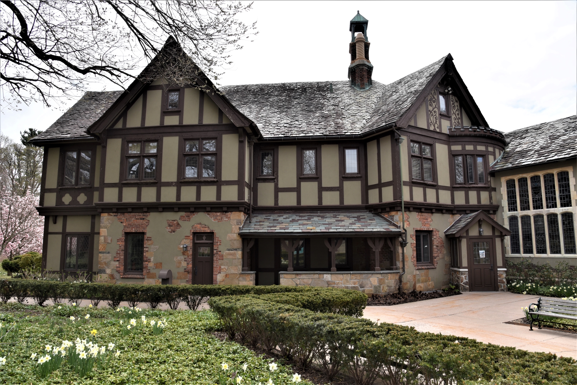 mansion south wing best